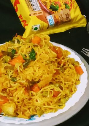 সবজি দিয়ে মশলা ম‍্যাগি (sabji diye Masla Maggi Recipe In Bengali) রেসিপির প্রধান ছবি