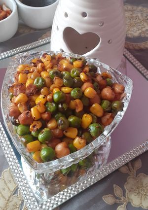 A picture of Roasted peas and corn salad.
