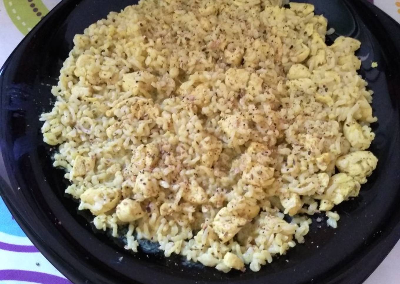 Arroz de Konjac con pollo y salsa de curry