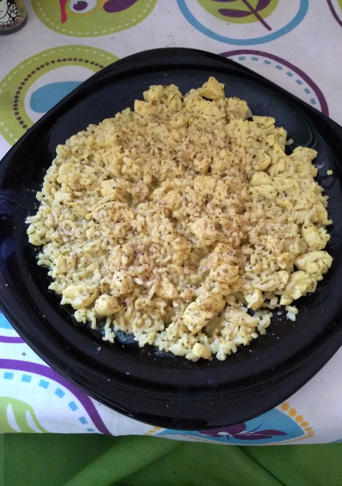 Una foto de Arroz de Konjac con pollo y salsa de curry