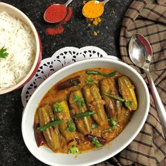 A picture of Doi Potol (Parwal in Yoghurt Gravy).