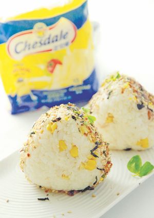 起司香鬆飯糰 的食譜成品照片