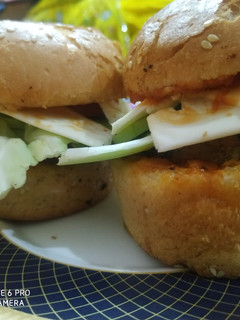 बर्गर (Burger recipe in Hindi) रेसिपी मुख्य फोटो