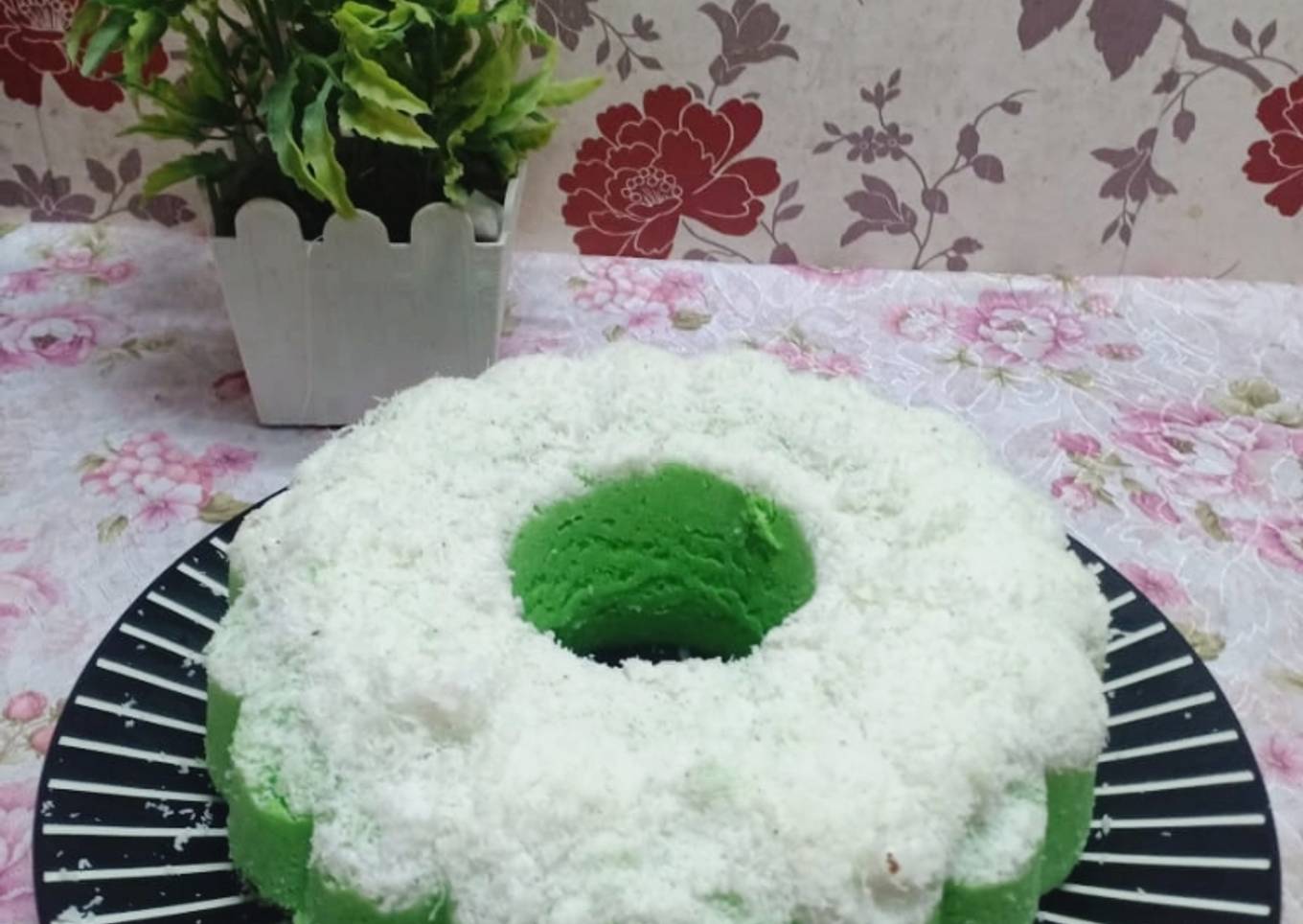 Bagaimana Menyiapkan Kue Putu Ayu (Jumbo), Enak