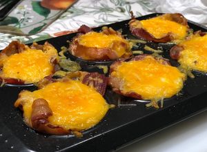 Una foto de Cestitas de bacon y queso