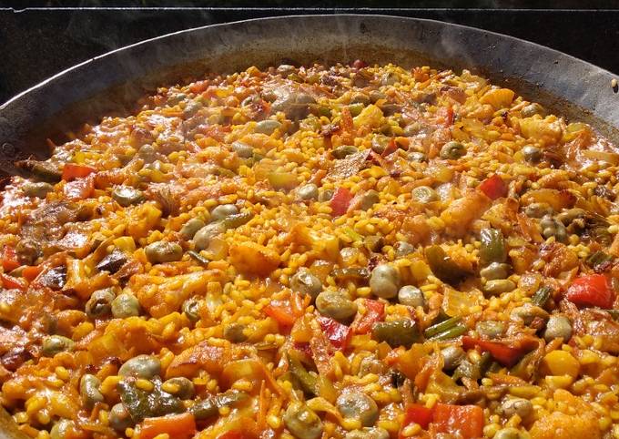 Paella de verduras a leña Receta de Raquel Bartual- Cookpad