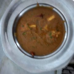 A picture of Paneer do pyaza.