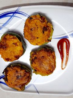 स्टफ्ड कैप्सिकम कटलेट (stuffed capsicum recipe in Hindi) रेसिपी मुख्य फोटो