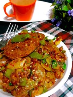 मसाला अनियन चिली इडली (masala onion chilli idli recipe in hindi) रेसिपी मुख्य फोटो