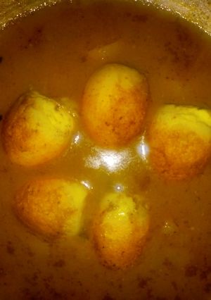 A picture of Egg curry.