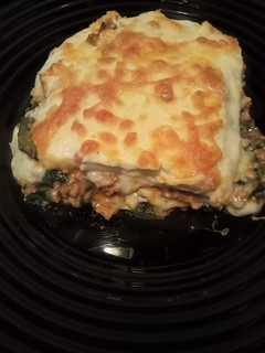 Una foto de Lasaña de carne, espinacas y mozzarella