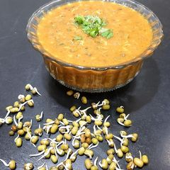 A picture of Green Moong Curry.
