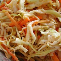 A picture of Thousand Island Slaw.