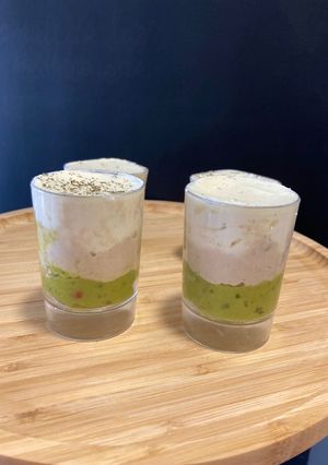 Une photo de Verrine avocat-thon-crème ail et fines herbes 🌿