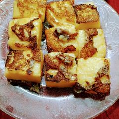 A picture of Fried Custard Pudding.