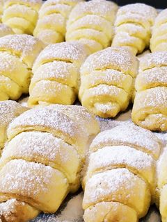 Фото Нежные, вкусные и тающие во рту рогалики из творога.