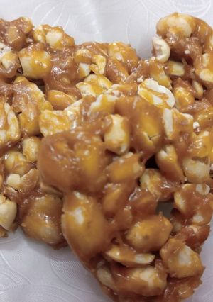 A picture of Peanut Jaggery chikki.
