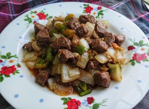 Hình của món Thịt bò xào lúc lắc.