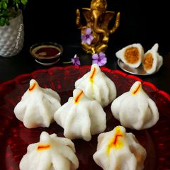 A picture of Ukadiche Modak.