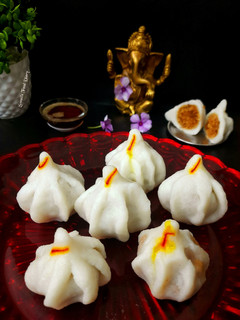 A picture of Ukadiche Modak.