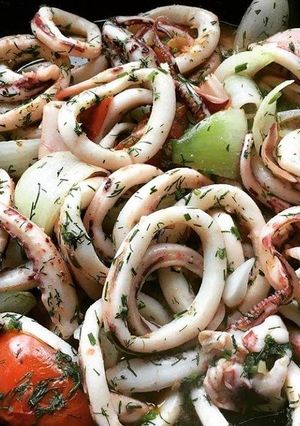 Hình của món Mực xào giá và hành tây.