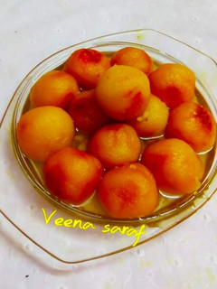 सूजी के गुलाब जामुन (Suji ke gulab jamun recipe in hindi) रेसिपी मुख्य फोटो