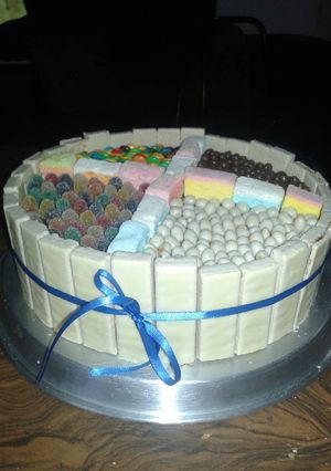 Una foto de Torta de golosinas