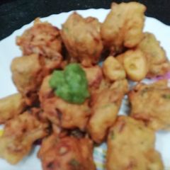 A picture of Kanda Bhaji.