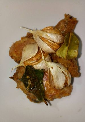 Foto resep Ayam goreng bawang daun jeruk