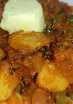 આલુ કેપ્સીકમ સબ્જી (Aloo Capsicum Sabji Recipe In Gujarati) રેસીપી મુખ્ય ફોટો
