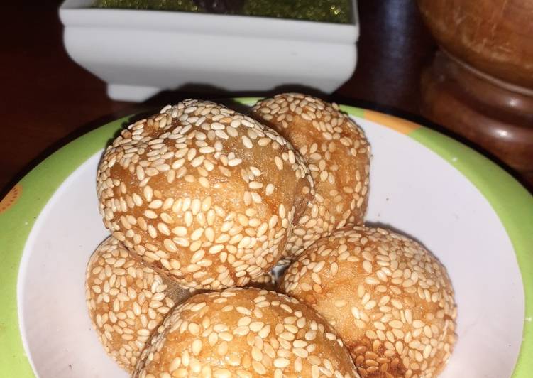 Kiat-kiat membuat Onde-onde kacang hijau gurih