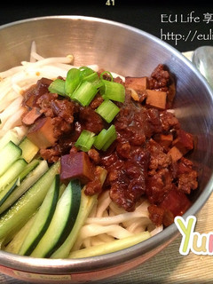 EU Life 『老北京炸醬麵(台式混搭版)』 的食譜成品照片
