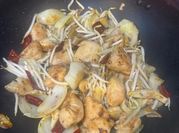 A picture of chinese chicken with cashew nuts