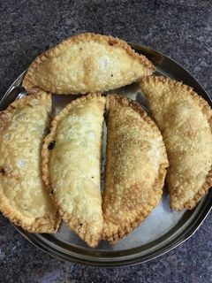 சோமாஸ் (Somas recipe in tamil) செய்முறை முக்கிய புகைப்படம்