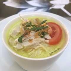 A picture of Soto Ayam.