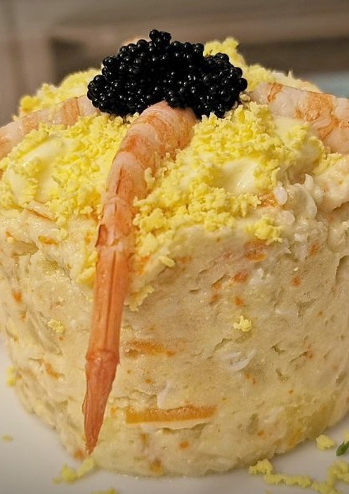 Una foto de Ensaladilla de Merluza y Gamba  blanca de Huelva