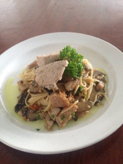 Foto resep Spicy tuna mushroom aglio olio pasta