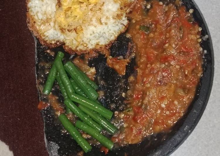 34. sambal + telur matasapi