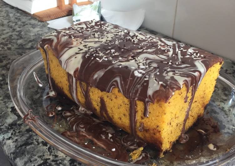 Bizcocho de chocolate, plátano y nueces