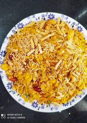 पोहे (pohe recipe in Hindi) रेसिपी मुख्य फोटो