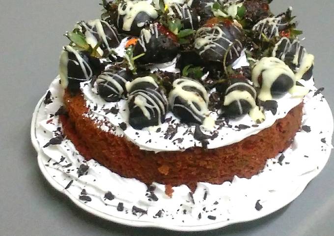 Recipe of Perfect Semi naked cake with strawberries #author marathon