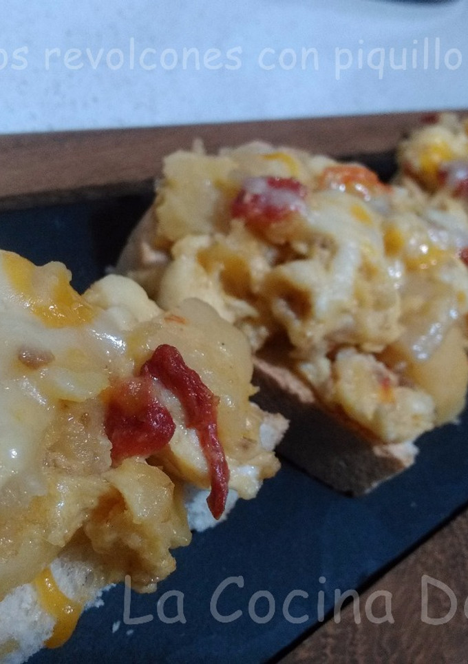 Una foto de Pintxos revolcones con piquillo y atún 