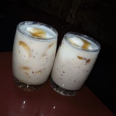 A picture of Apple yoghurt.