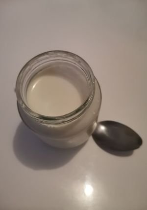 Une photo de Yaourt maison à la vanille à la yaourtière