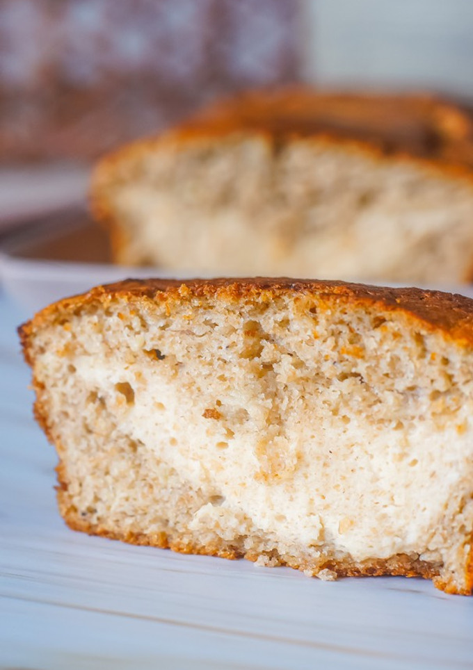 Una foto de Banana bread - cheesecake