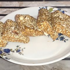 A picture of Shahi Gajak jaggery.