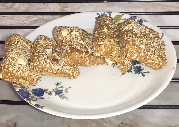 Step-by-Step Guide to Prepare Homemade Shahi Gajak jaggery