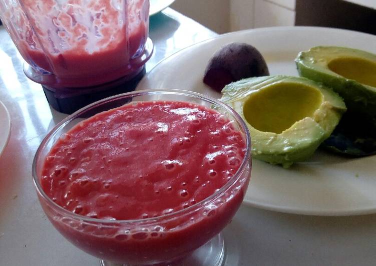 Mango beetroot smoothie