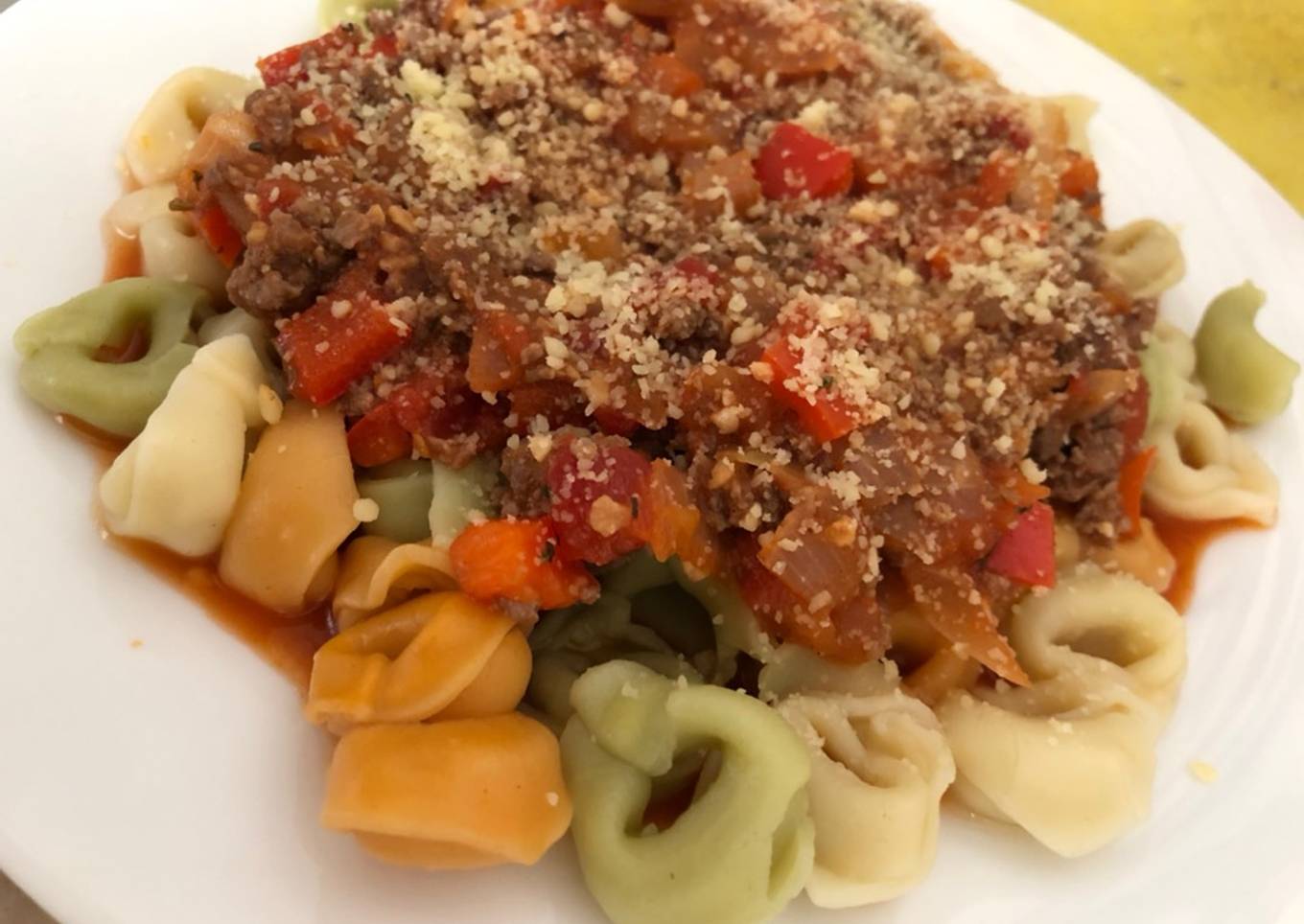 Capelettini con boloñesa