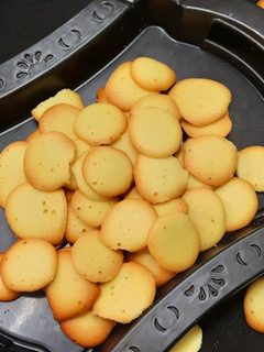 காயின் பிஸ்கெட் அல்லது முட்டை பிஸ்கெட் (Coin Biscuit recipe in tamil) செய்முறை முக்கிய புகைப்படம்